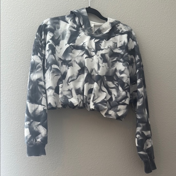 lululemon athletica Tops - lululemon athletica Black and White Tie-Dye Crop Hoodie